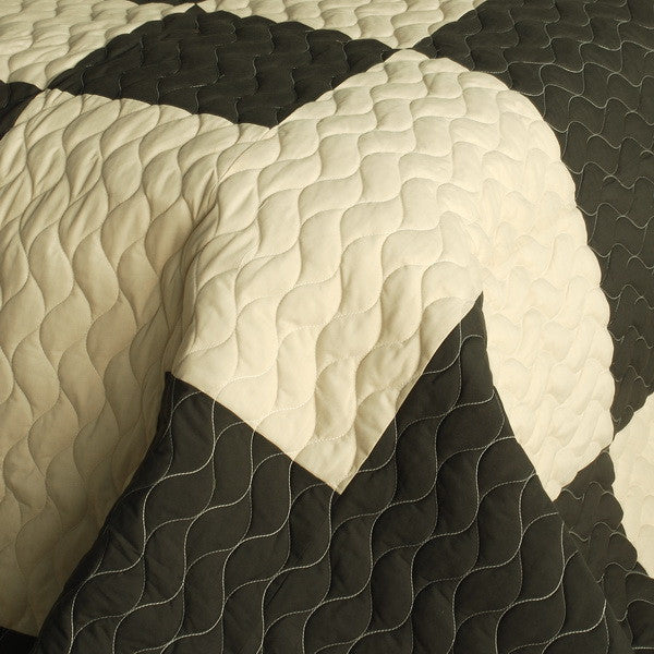 Brown Tan Colorblock Teen Boy Bedding Full/Queen Quilt Set - Detail