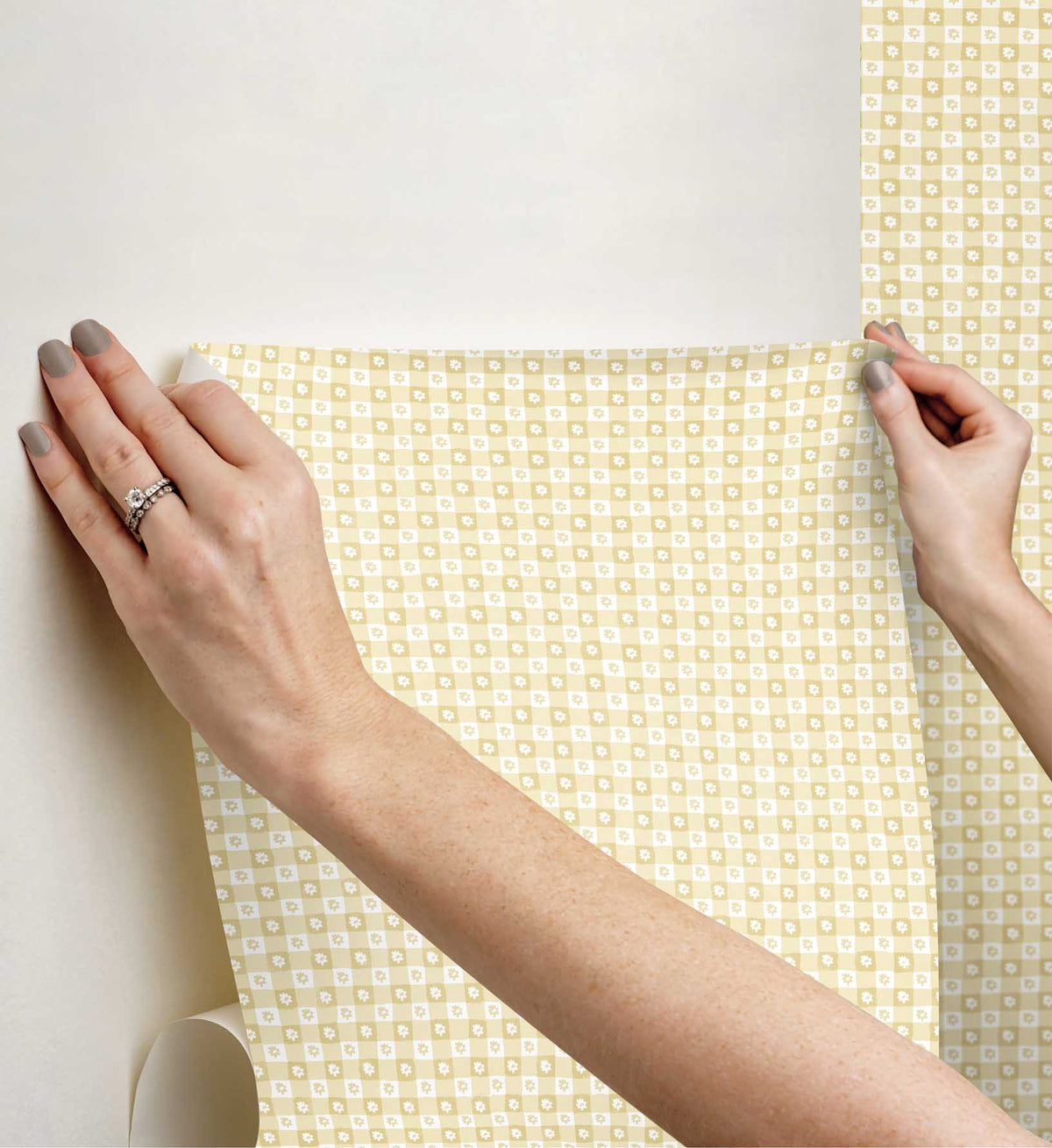 Daisy Gingham Peel & Stick Wallpaper - Gold