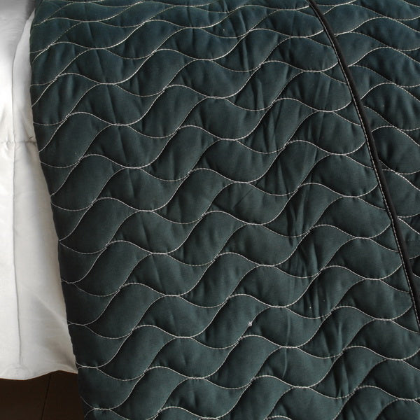 Geometric Green White Crisscross Teen Boy Bedding Full/Queen Quilt Set - Back