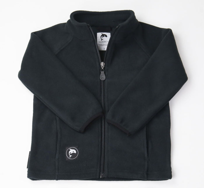 Kids black fleece jacket – front view