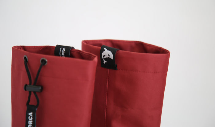 Easy pull-on handle detail – merlot rain boots waders